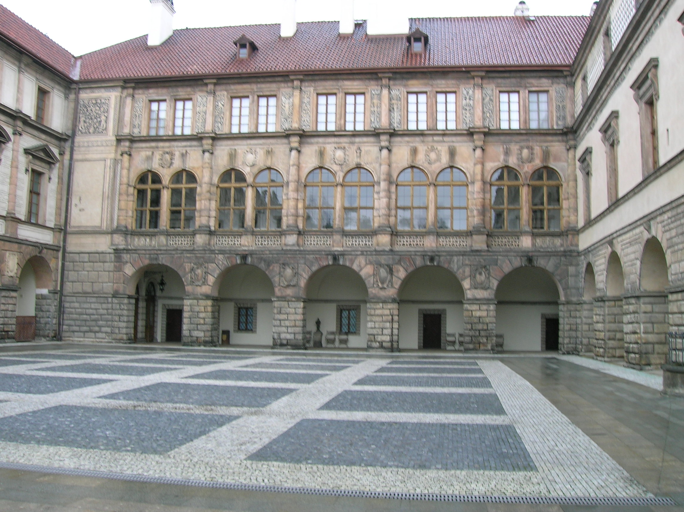 Nelahozeves courtyard