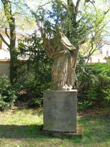 A statue at Chyše Chateau