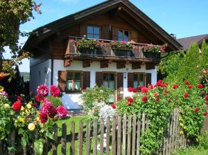 A picturesque cottage on Ladies' Island