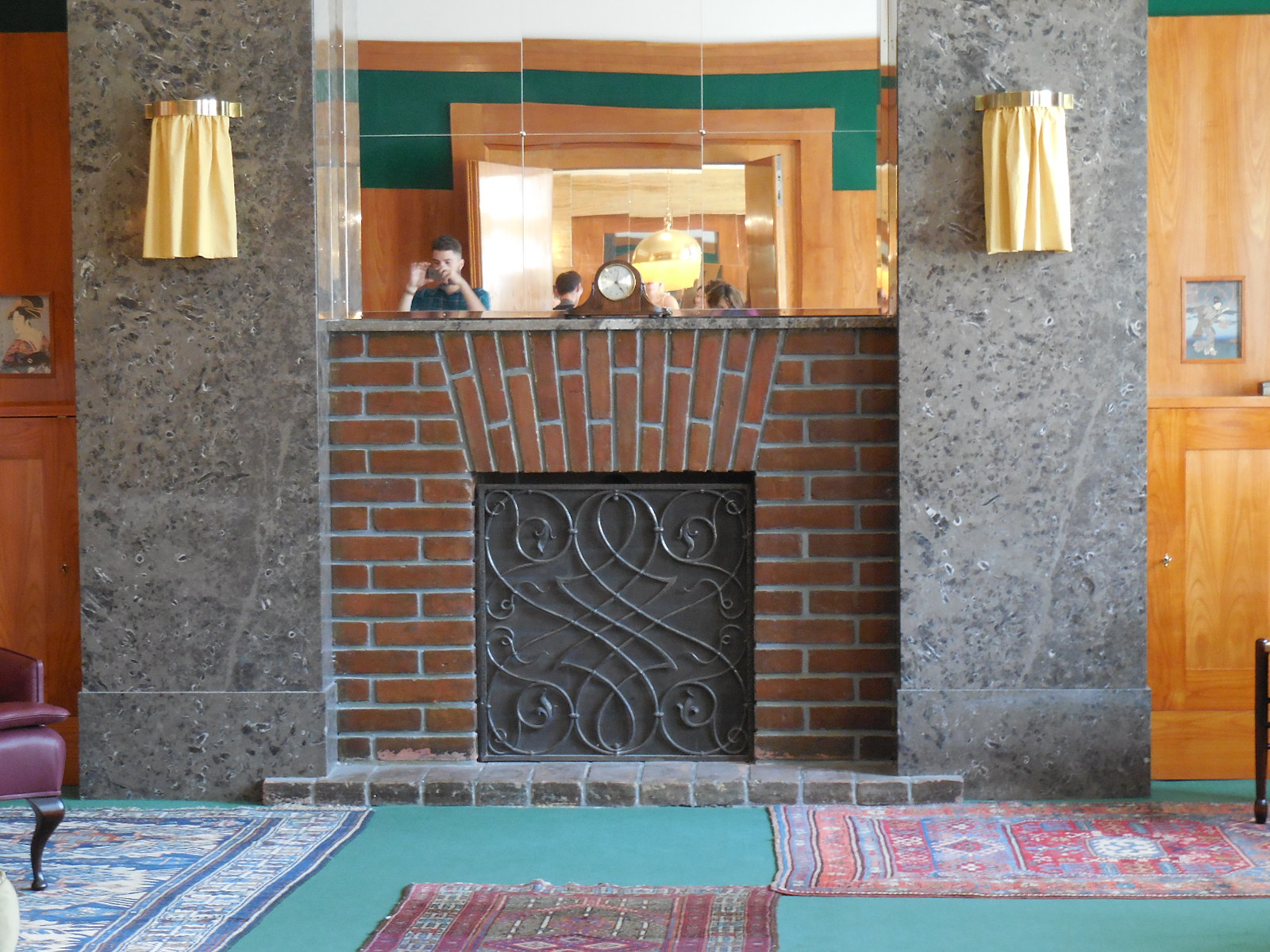 PilsenLoosintfireplace