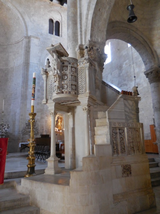 PUGLIABitontocathpulpit1