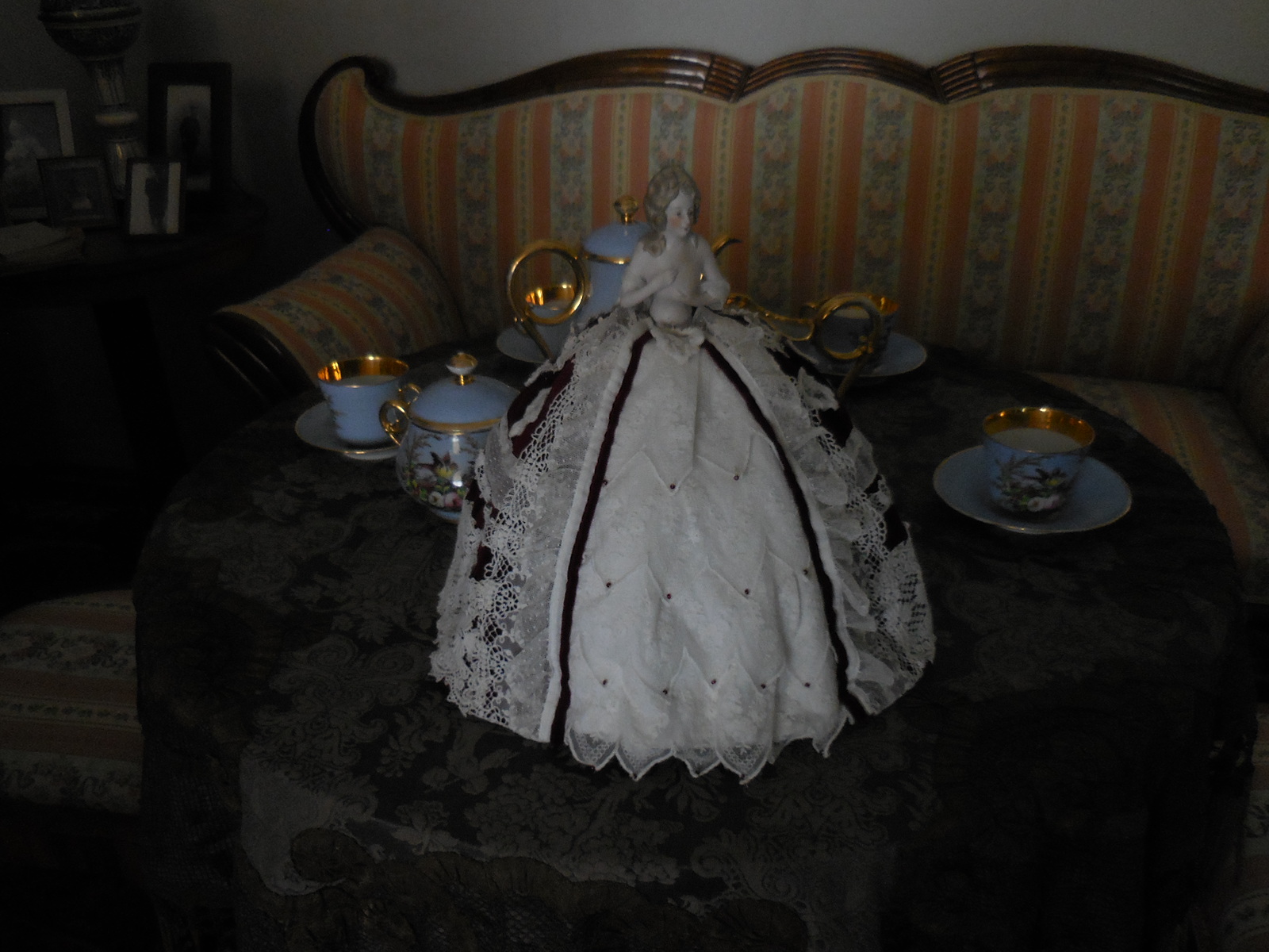 HrubyR17int37teawarmer