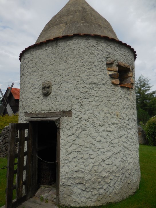 CervenyUjezdext17windmill