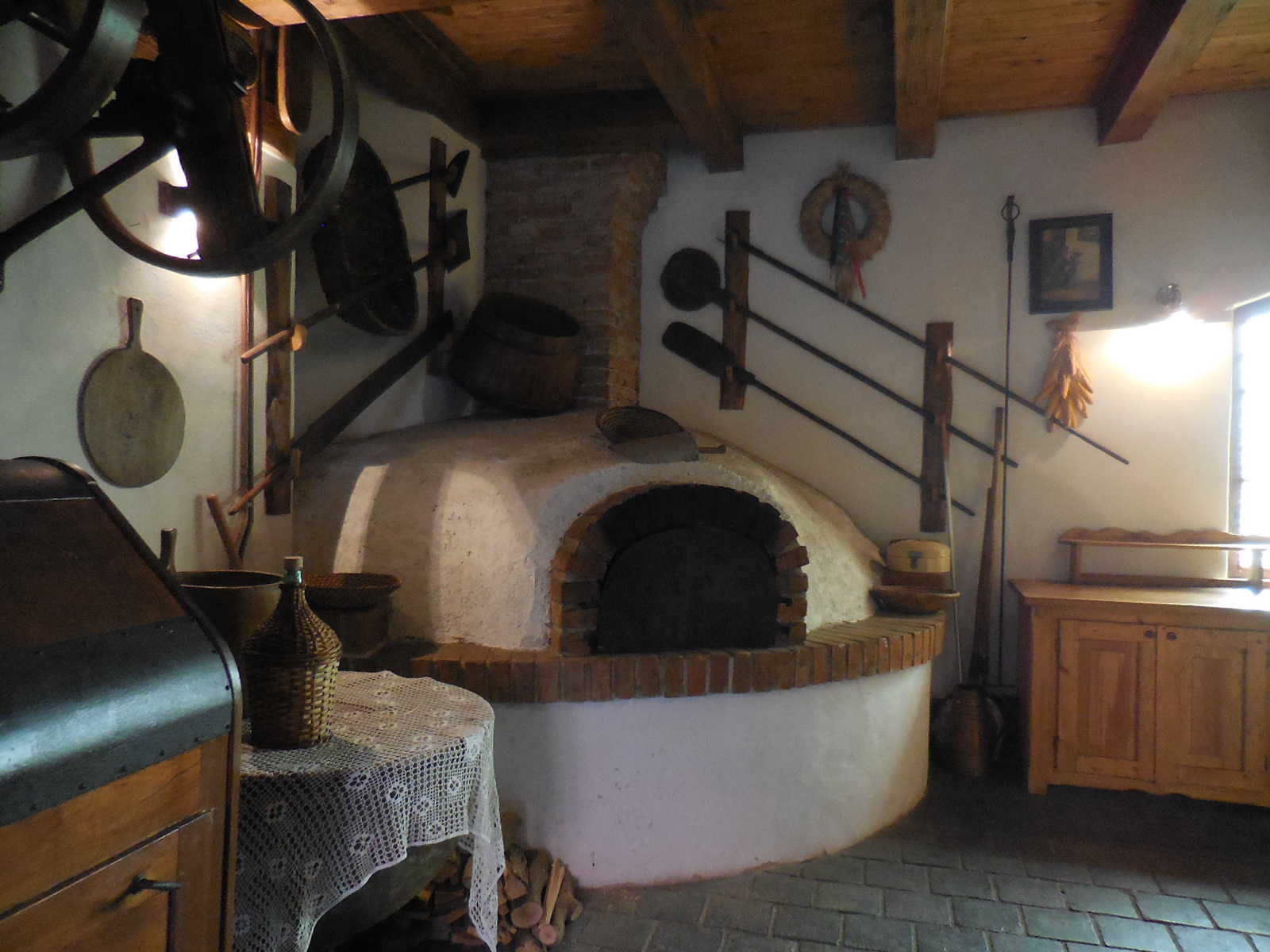 CervenyUjezdint2kitchen