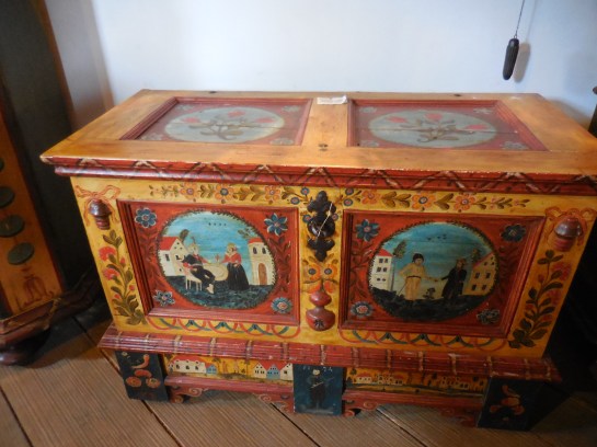 CervenyUjezdint41chest