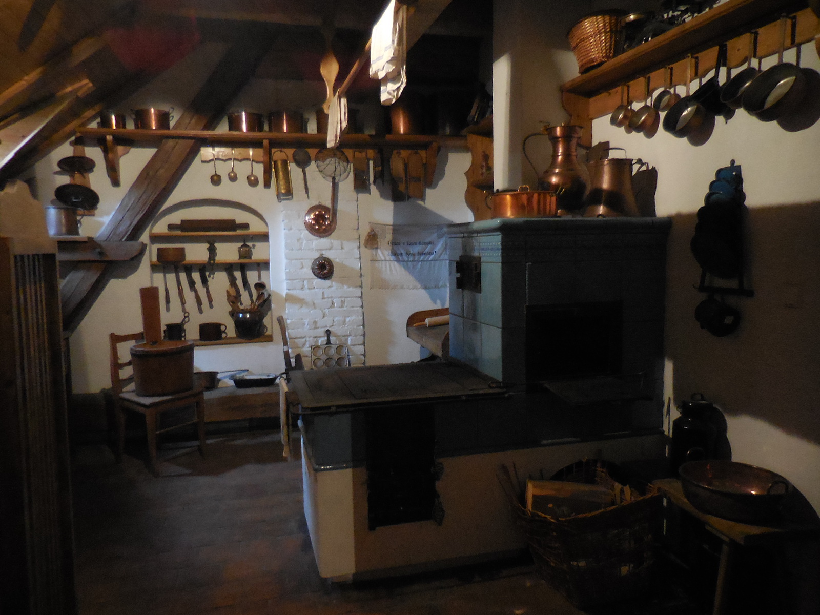 CervenyUjezdint54kitchen