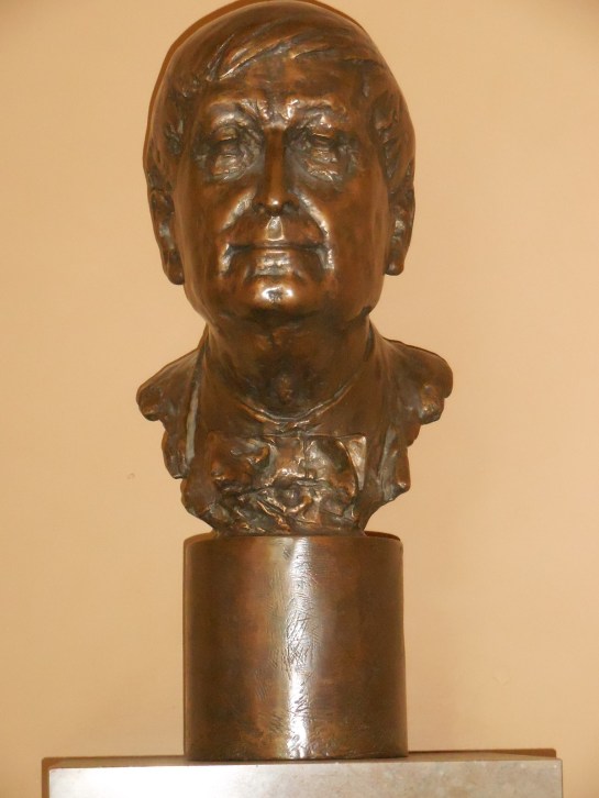 Rudolfinumbust2