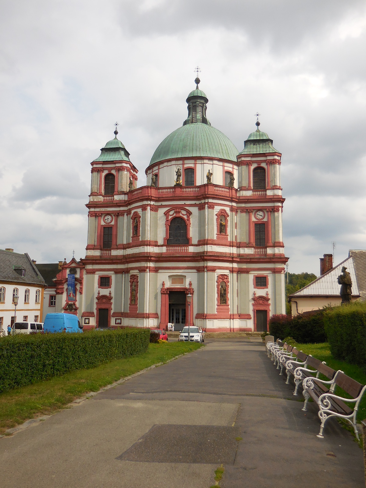 Jablonnebasilicaext1