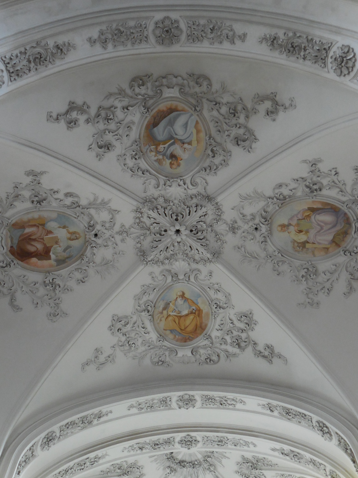 Jablonnebasilicaint44