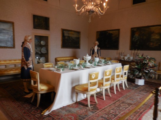 IsolaMadrepalace18diningrm