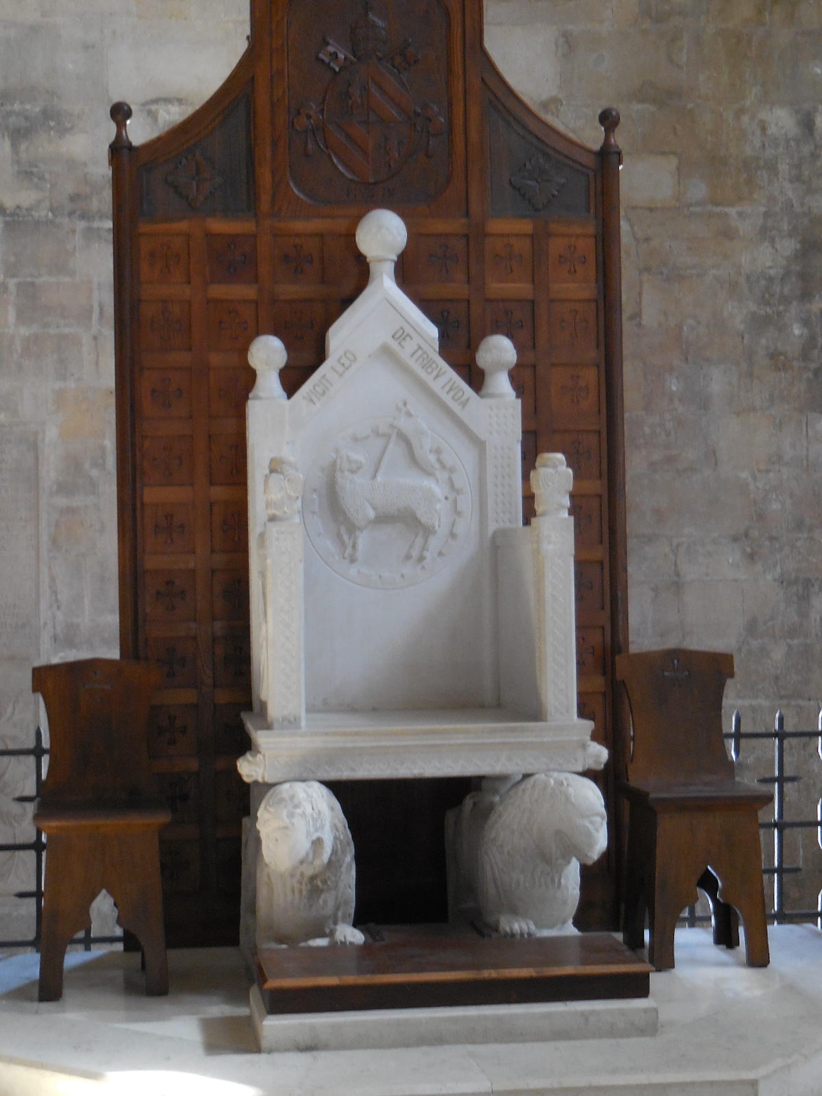 PUGLIABarlettacathchair