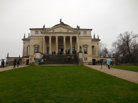 VilladellaRotundaext1